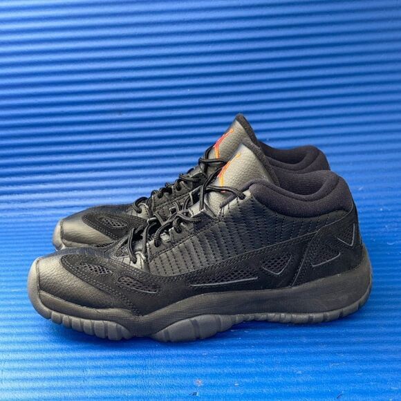 Size 8- Men’s Nike Air Jordan 11 Low 'Referee' 768873-003 RARE Bred 2015 - Picture 2 of 7